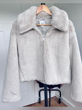 NWT Women's GAP Faux Fur Jacket SZ S